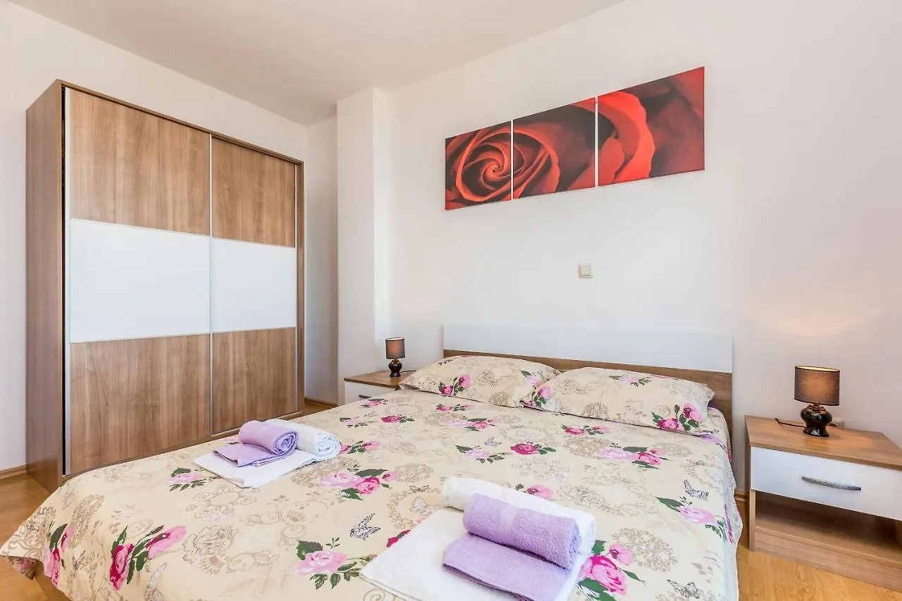 Private Accommodation Stara Baska 0*,  Croatia