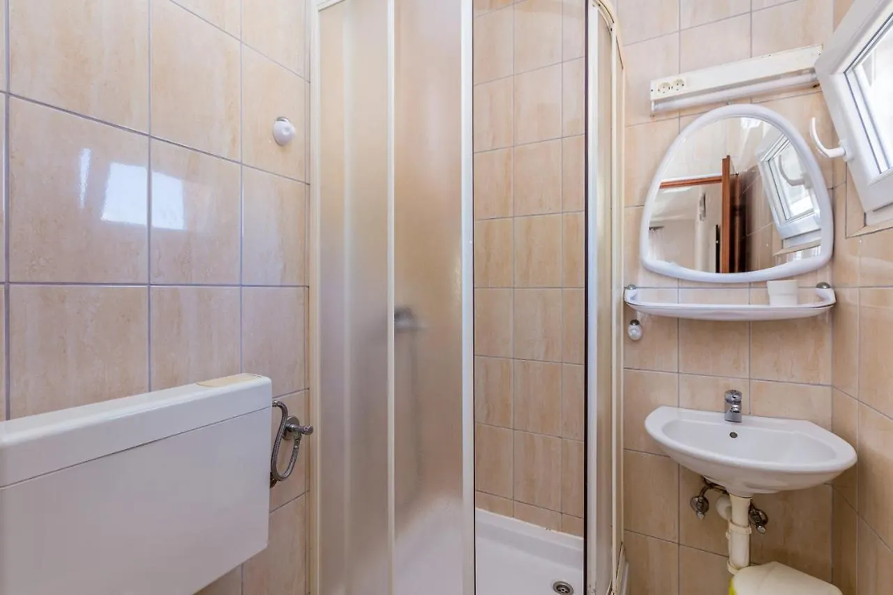 Private Accommodation Stara Baska Apartment