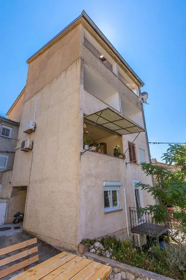 Private Accommodation Stara Baška 0*,  Hırvatistan